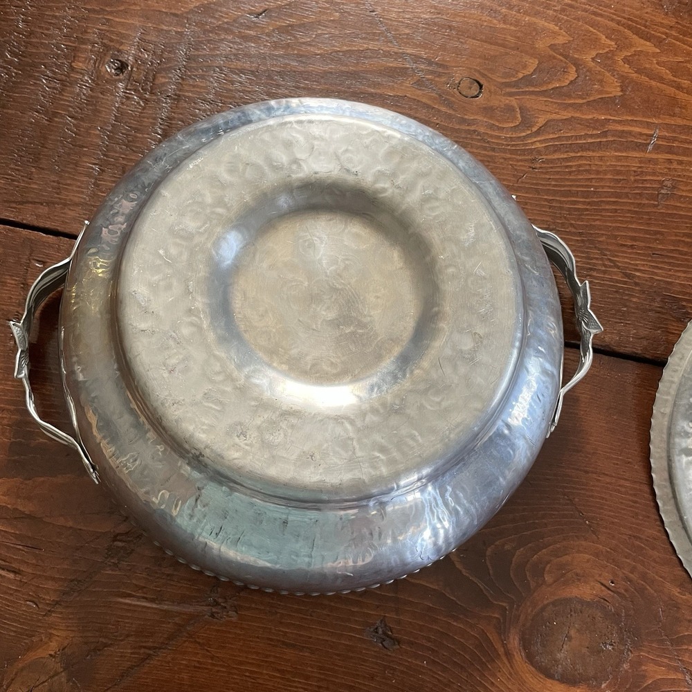 1940's Vintage Rodney Kent Hammered Aluminum Covered Tulip Casserole Dish - Picture 6 of 8